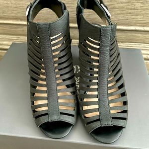 Vince camuto heels black
